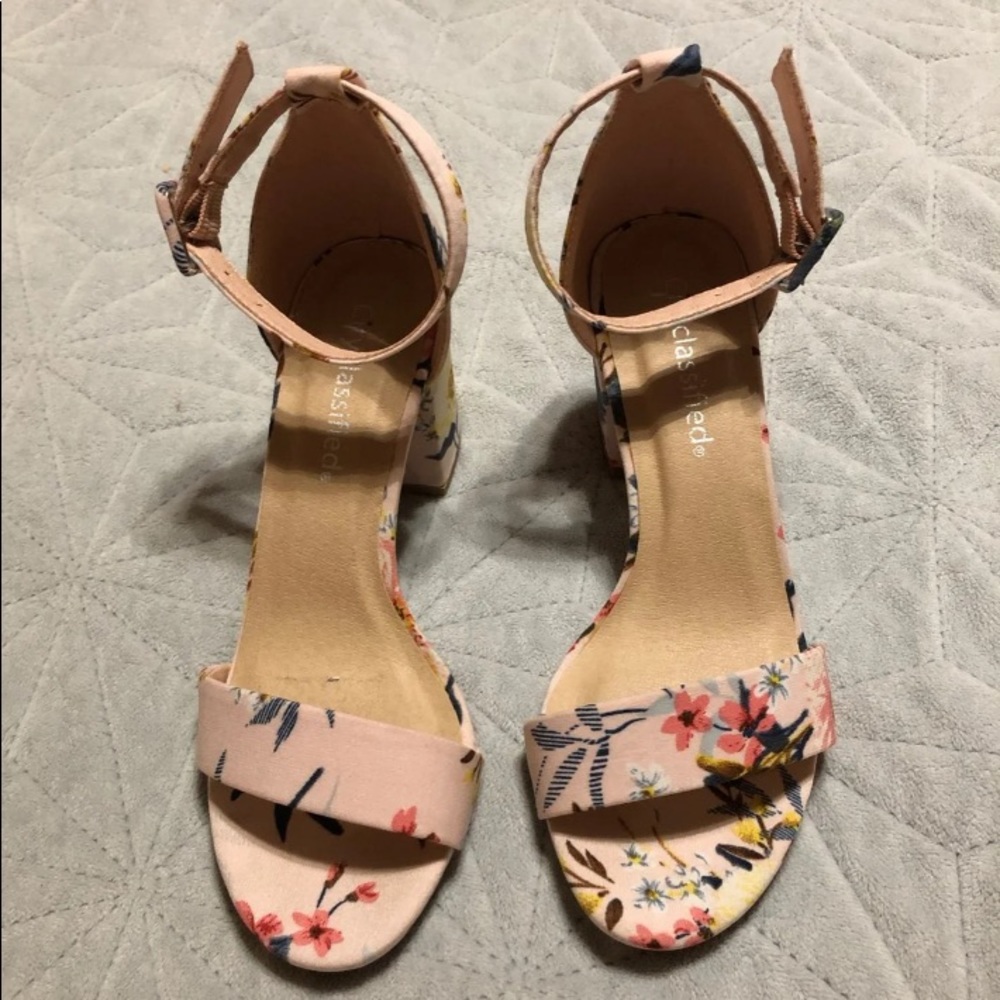 NWOT Pink Floral Heels
